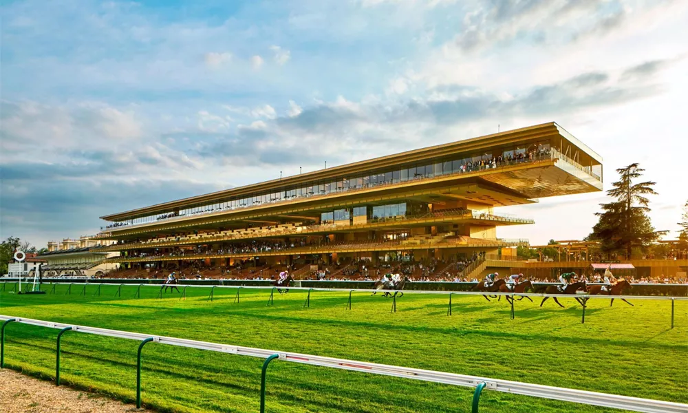 Hippodromes français - spécificités des pistes Vincennes, Longchamp et Auteuil